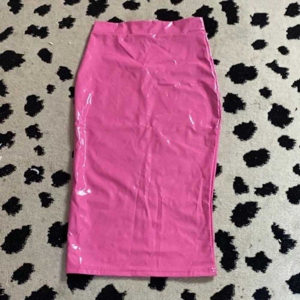 Barbie Pink 💖💝 vinyl pencil skirt small perfect for Barbie Movie!! 🩷🩷